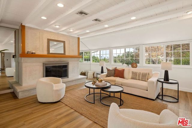 4115 Knobhill Drive, Sherman Oaks, CA 91403