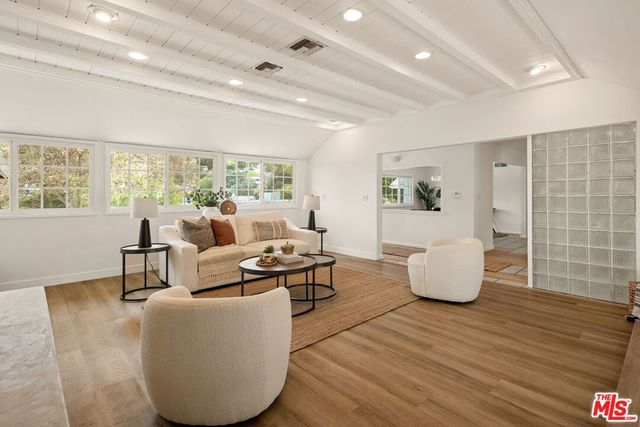 4115 Knobhill Drive, Sherman Oaks, CA 91403