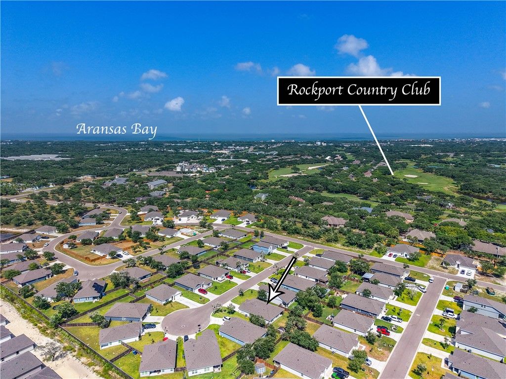 121 Antigua Dr, Rockport, TX 78382 — photo 5