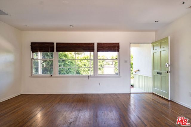 7854 Agnes Avenue, Los Angeles, CA 91605
