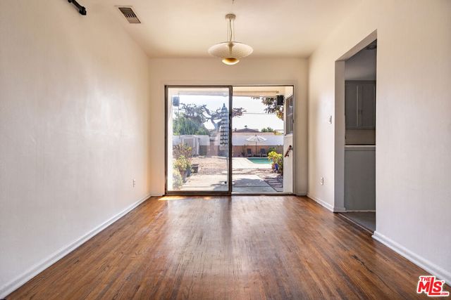 7854 Agnes Avenue, Los Angeles, CA 91605