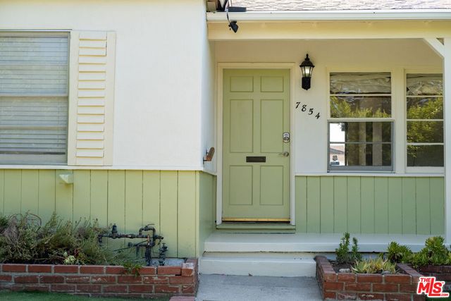 7854 Agnes Avenue, Los Angeles, CA 91605