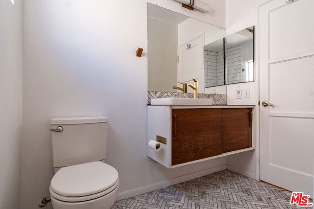 7854 Agnes Avenue, Los Angeles, CA 91605