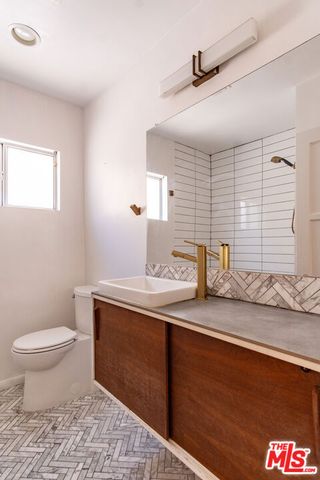 7854 Agnes Avenue, Los Angeles, CA 91605
