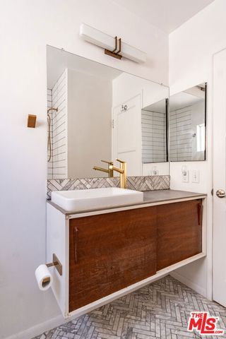 7854 Agnes Avenue, Los Angeles, CA 91605