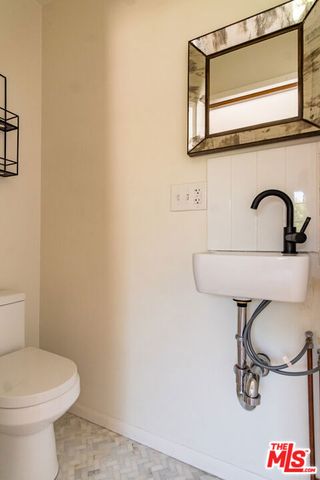 7854 Agnes Avenue, Los Angeles, CA 91605