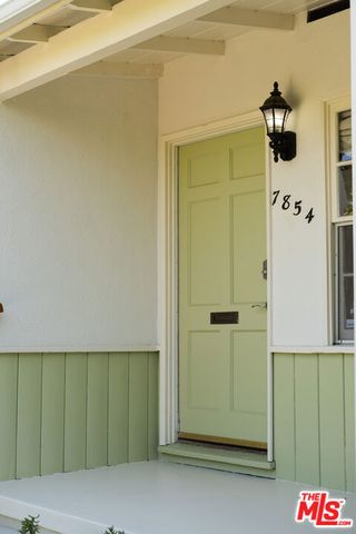 7854 Agnes Avenue, Los Angeles, CA 91605