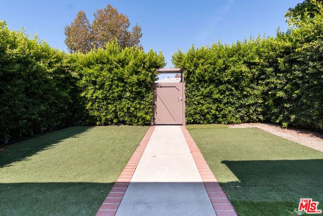 7854 Agnes Avenue, Los Angeles, CA 91605
