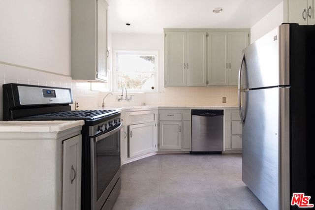 7854 Agnes Avenue, Los Angeles, CA 91605