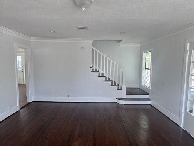 8355 Wier, Houston, TX 77017