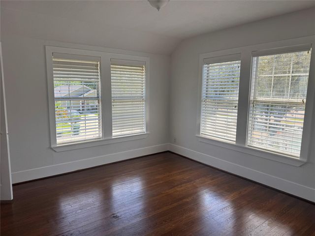 8355 Wier, Houston, TX 77017