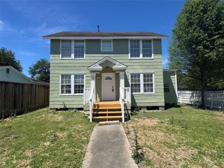 8355 Wier, Houston, TX 77017