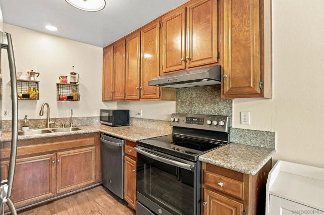 9645 Easter Way, San Diego, CA 92121