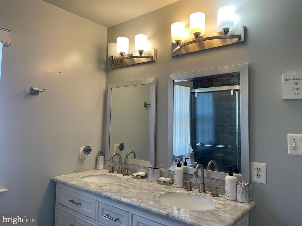 Image 19 of property listing at 6106 MODUPEOLA WAY, Capitol Heights, MD 20743