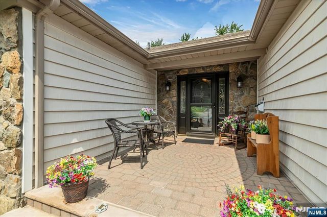 6 East Street, Wanaque, NJ 07465