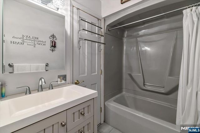 6 East Street, Wanaque, NJ 07465