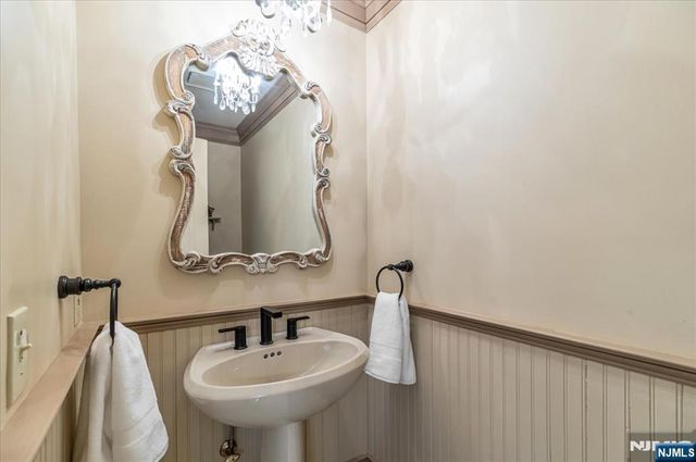 6 East Street, Wanaque, NJ 07465