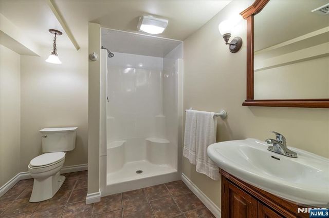 6 East Street, Wanaque, NJ 07465