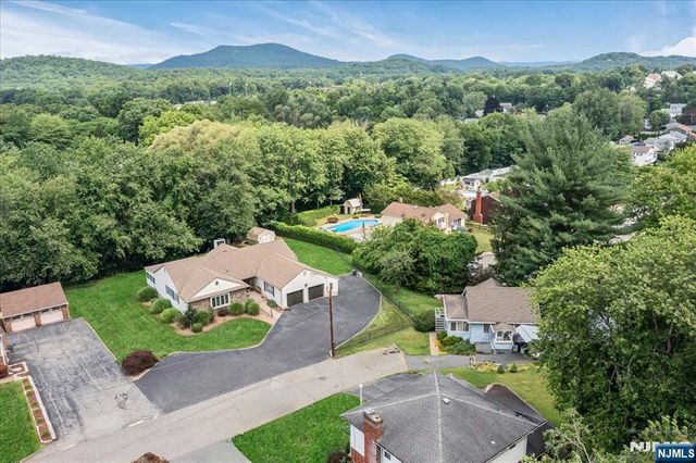 6 East Street, Wanaque, NJ 07465