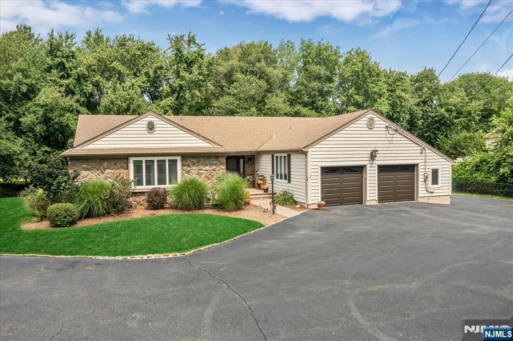 6 East Street, Wanaque, NJ 07465
