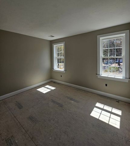 11 Paul Road, Middleboro, MA 02346