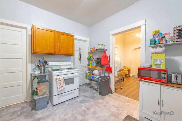 3001 S Haynes Court, Chicago, IL 60608