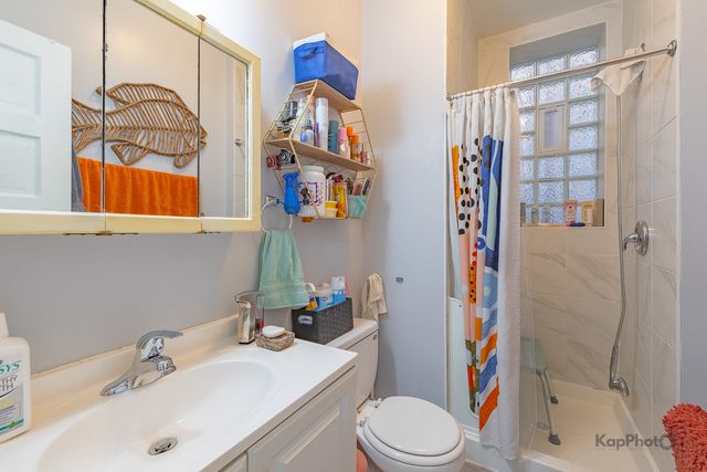 3001 S Haynes Court, Chicago, IL 60608