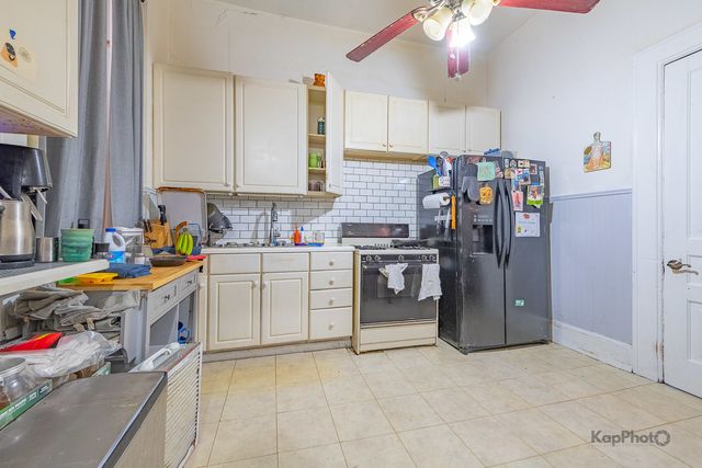 3001 S Haynes Court, Chicago, IL 60608