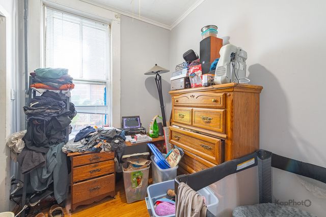 3001 S Haynes Court, Chicago, IL 60608
