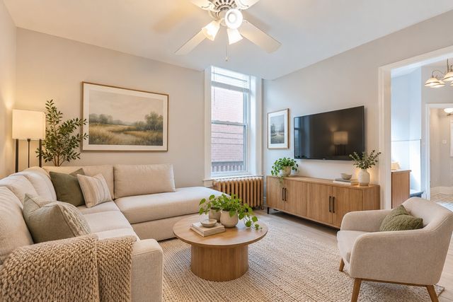 3001 S Haynes Court, Chicago, IL 60608