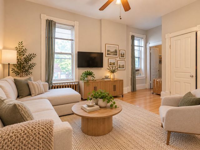 3001 S Haynes Court, Chicago, IL 60608
