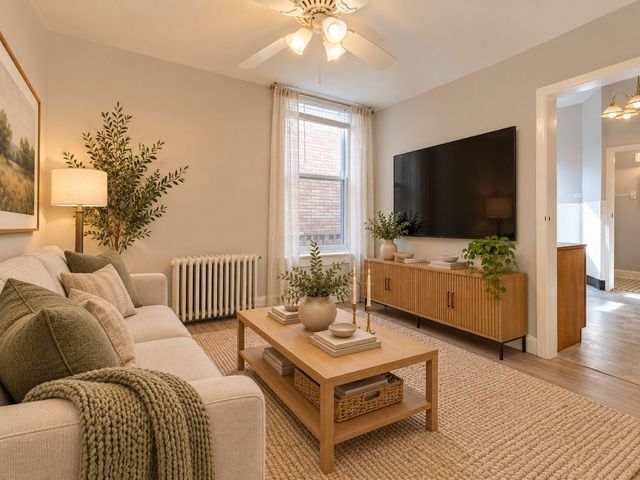 3001 S Haynes Court, Chicago, IL 60608
