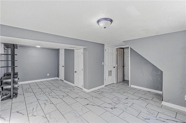 1136 NE 10th Street, Blue Springs, MO 64014