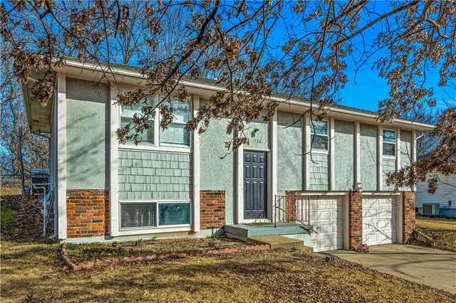 1136 NE 10th Street, Blue Springs, MO 64014