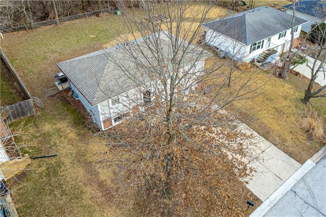 1136 NE 10th Street, Blue Springs, MO 64014