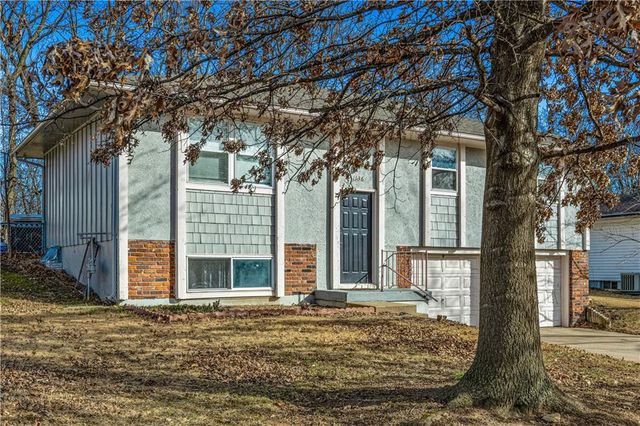 1136 NE 10th Street, Blue Springs, MO 64014