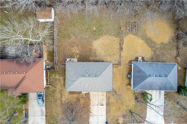 1136 NE 10th Street, Blue Springs, MO 64014