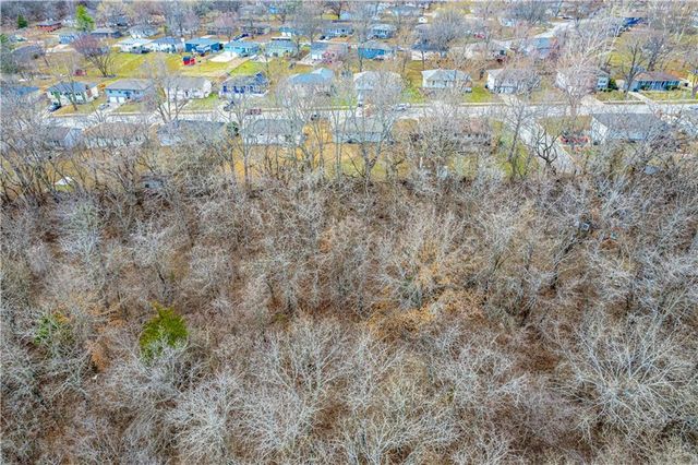 1136 NE 10th Street, Blue Springs, MO 64014