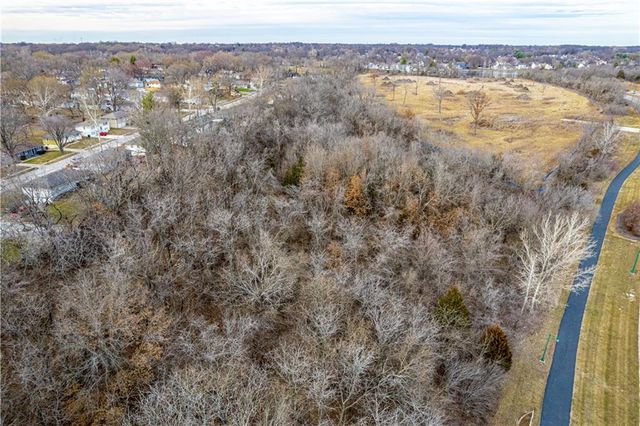 1136 NE 10th Street, Blue Springs, MO 64014