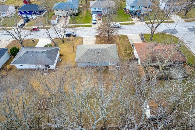 1136 NE 10th Street, Blue Springs, MO 64014