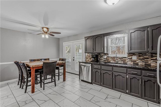 1136 NE 10th Street, Blue Springs, MO 64014