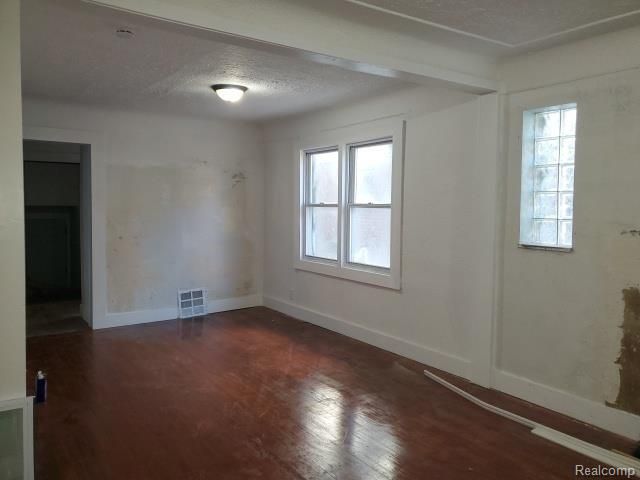 14881 Mapleridge Street, Detroit, MI 48205