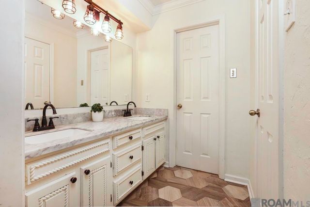 23123 Sunnyside Ln, Zachary, LA 70791