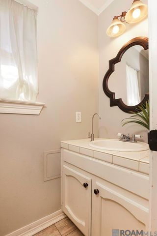 23123 Sunnyside Ln, Zachary, LA 70791