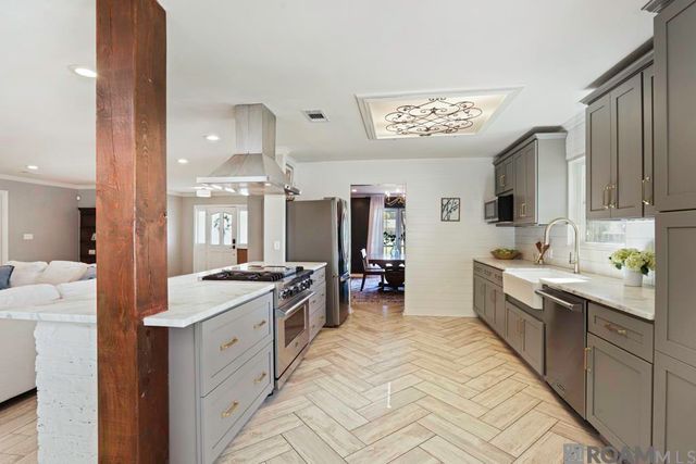 23123 Sunnyside Ln, Zachary, LA 70791