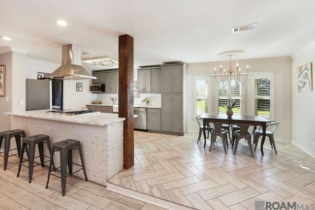 23123 Sunnyside Ln, Zachary, LA 70791