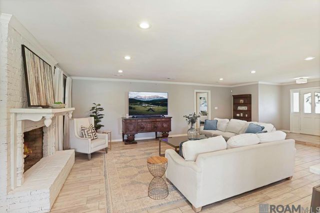 23123 Sunnyside Ln, Zachary, LA 70791