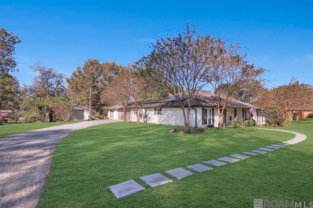 23123 Sunnyside Ln, Zachary, LA 70791