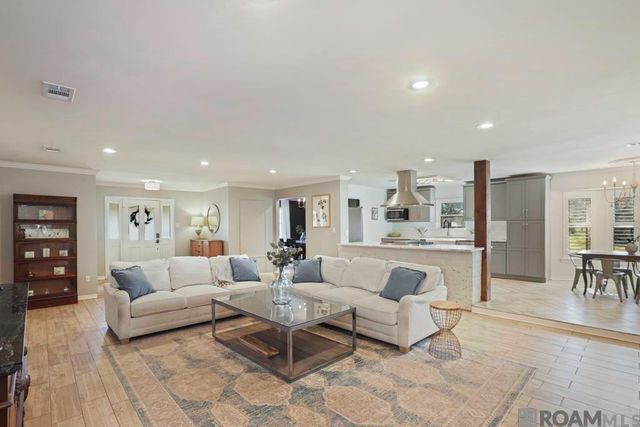 23123 Sunnyside Ln, Zachary, LA 70791