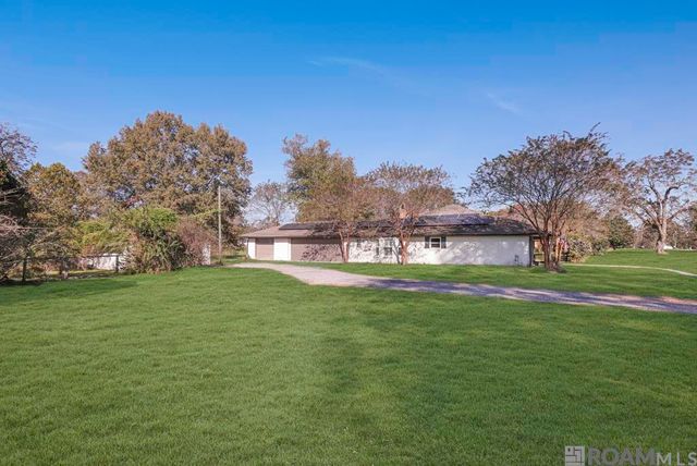 23123 Sunnyside Ln, Zachary, LA 70791